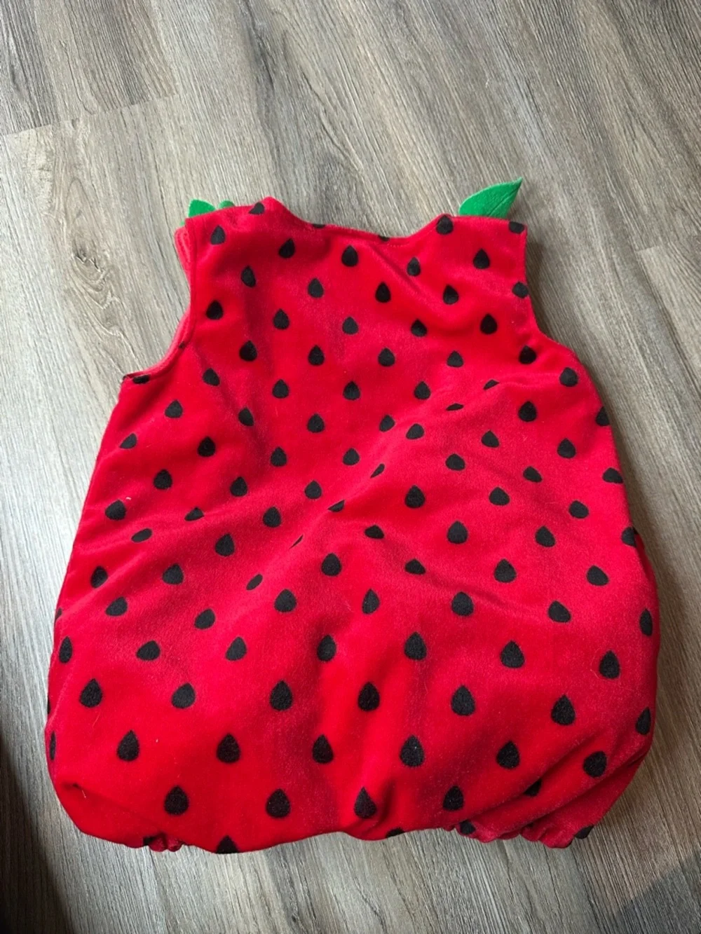 Koala Kids Vtg Strawberry Costume - Red with Black Seeds embroidered leaf